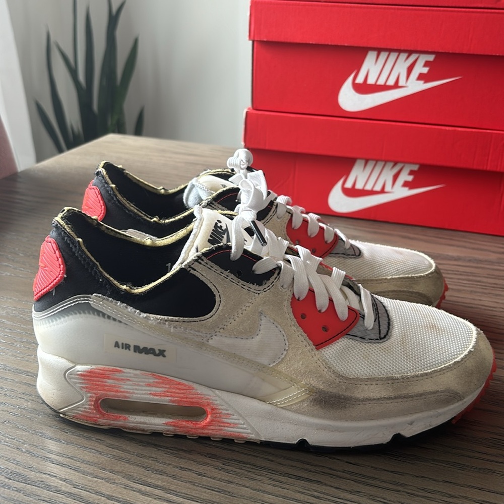 NIKE AIR MAX